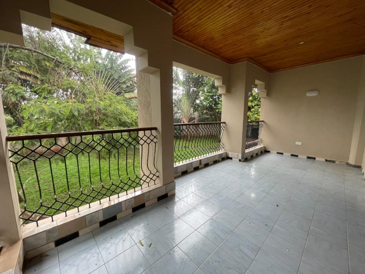 5-Bedroom Standalone House to Let in Runda