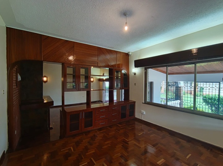 4-Bedroom All En-suite House with Guest Wing for Rent – Roslyn