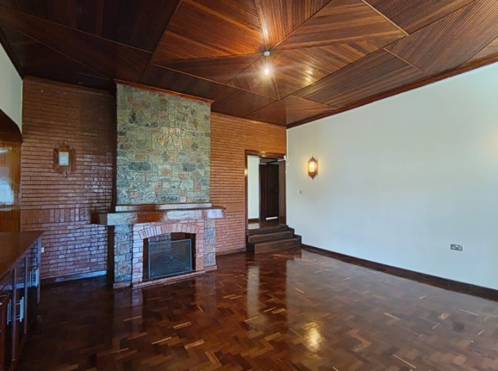 4-Bedroom All En-suite House with Guest Wing for Rent – Roslyn