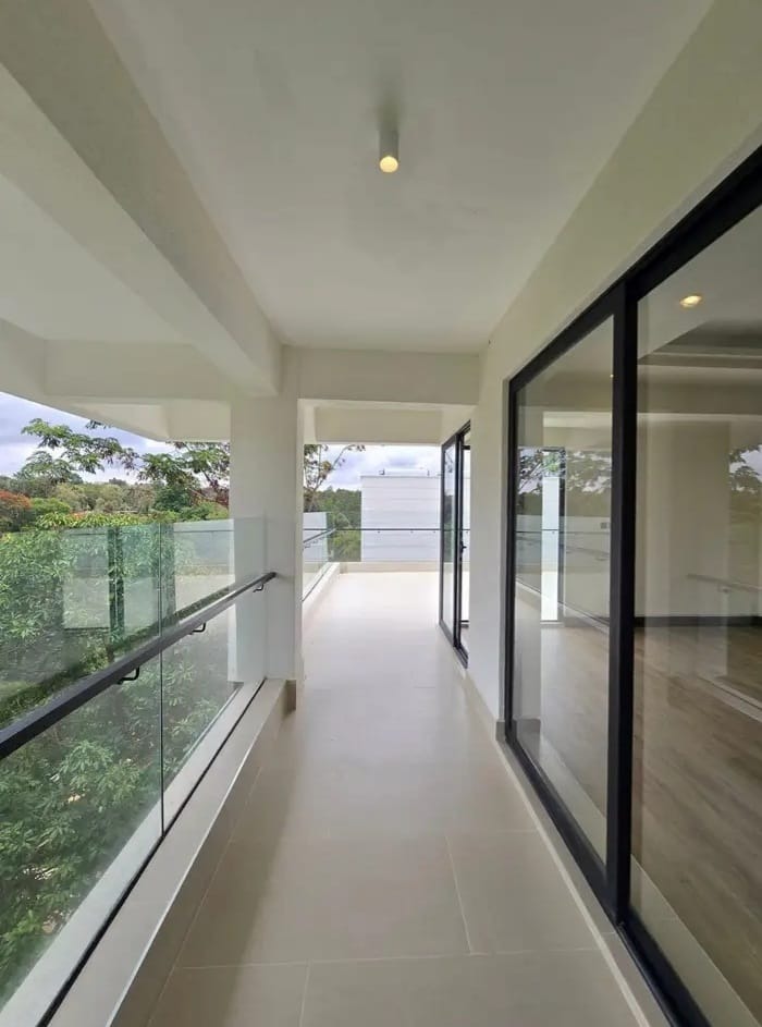 6-Bedroom Villa for Sale – Kitisuru