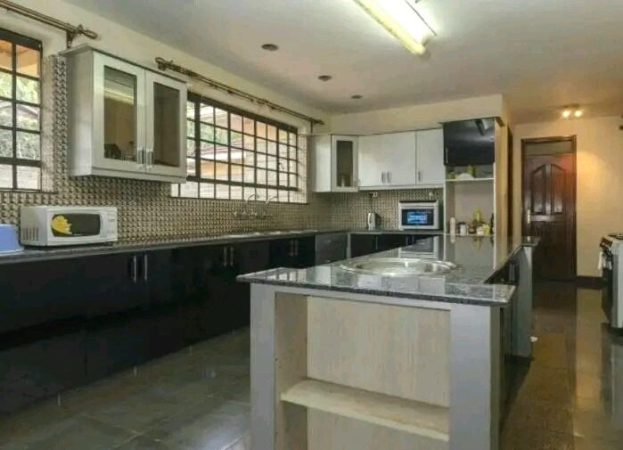 5-BEDROOM LUXURY HOME FOR SALE – RUNDA