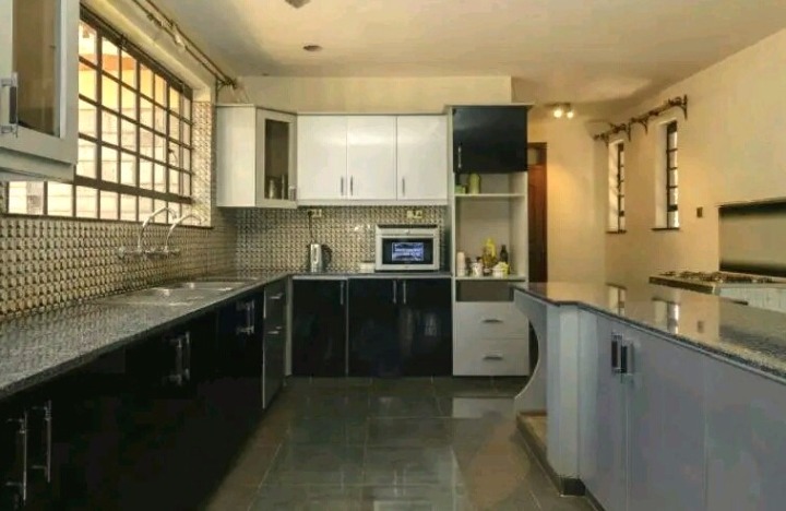 5-BEDROOM LUXURY HOME FOR SALE – RUNDA