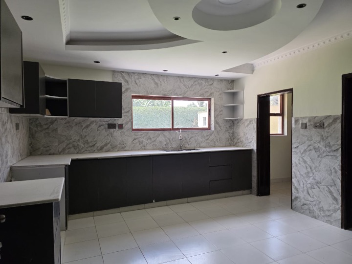 New Kitisuru | 5 Bedroom House for Rent