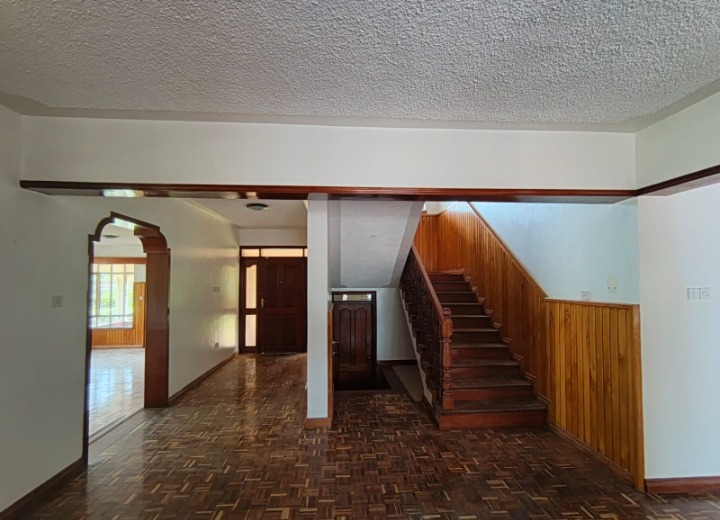 NYARI – 6 Bedroom House For Rent