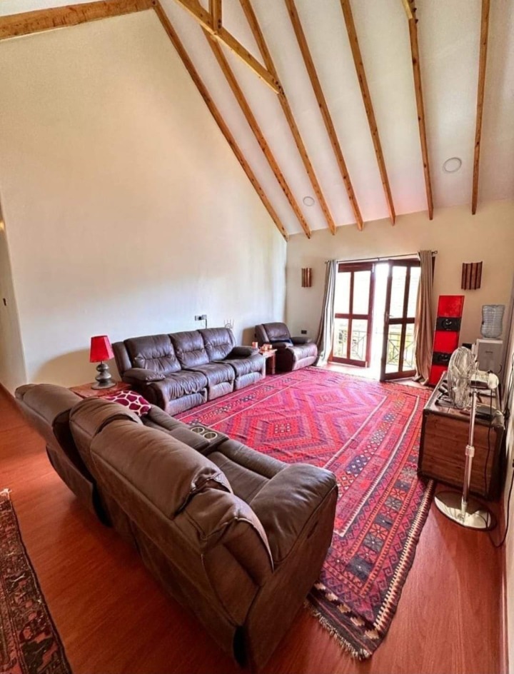 6-BEDROOM HOUSE FOR SALE IN RIDGEWAYS