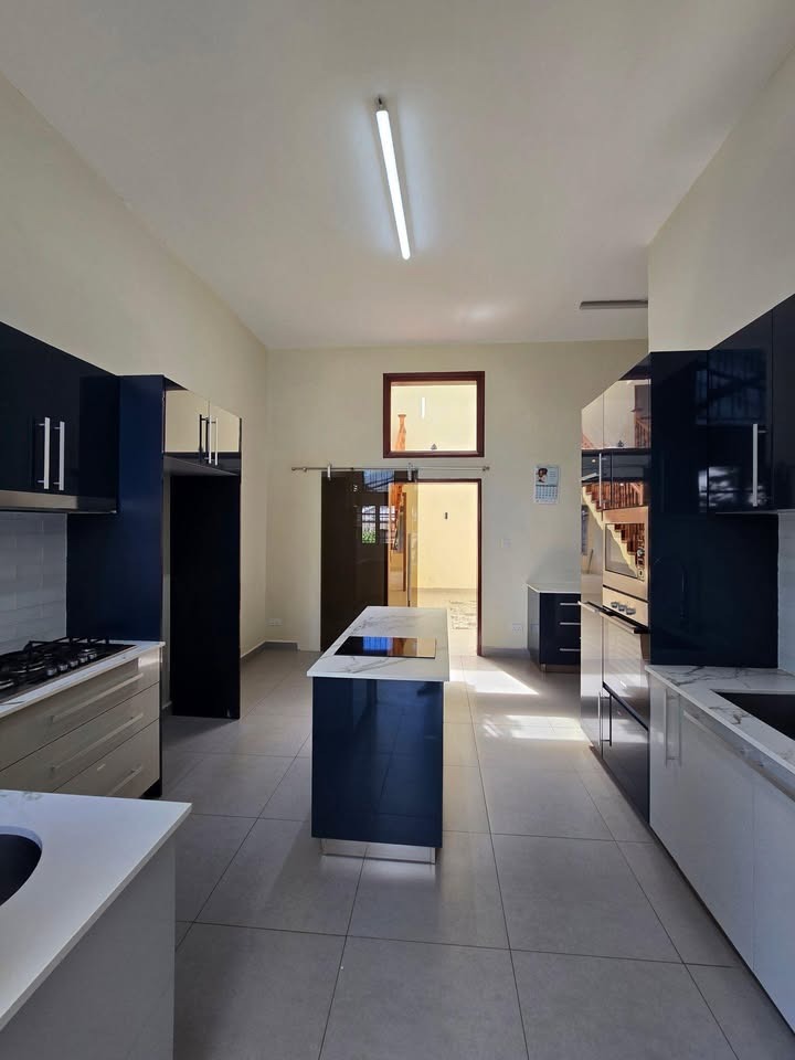 5-Bedroom Townhouse with DSQ for Rent – Westlands