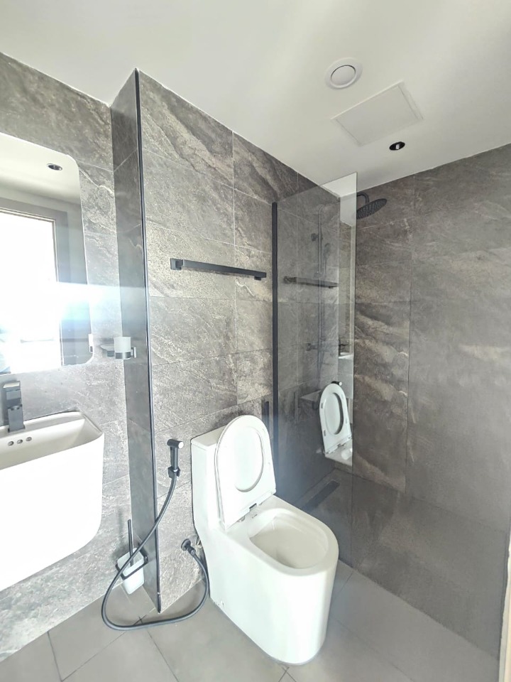 Unfurnished Studio Apartment for Rent - Upperhill