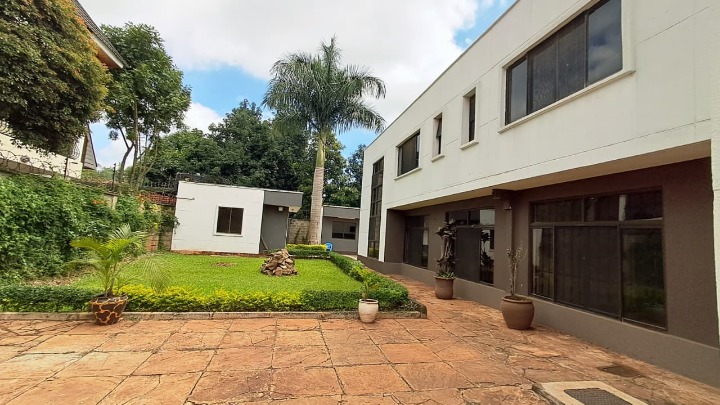 5-Bedroom House with Guest Wing in Runda