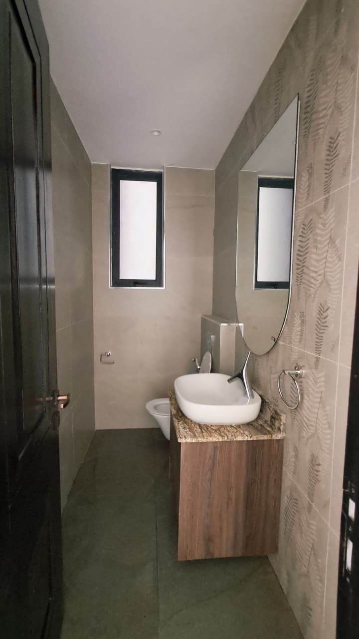 3Bedroom  Apartment for Rent - Riverside