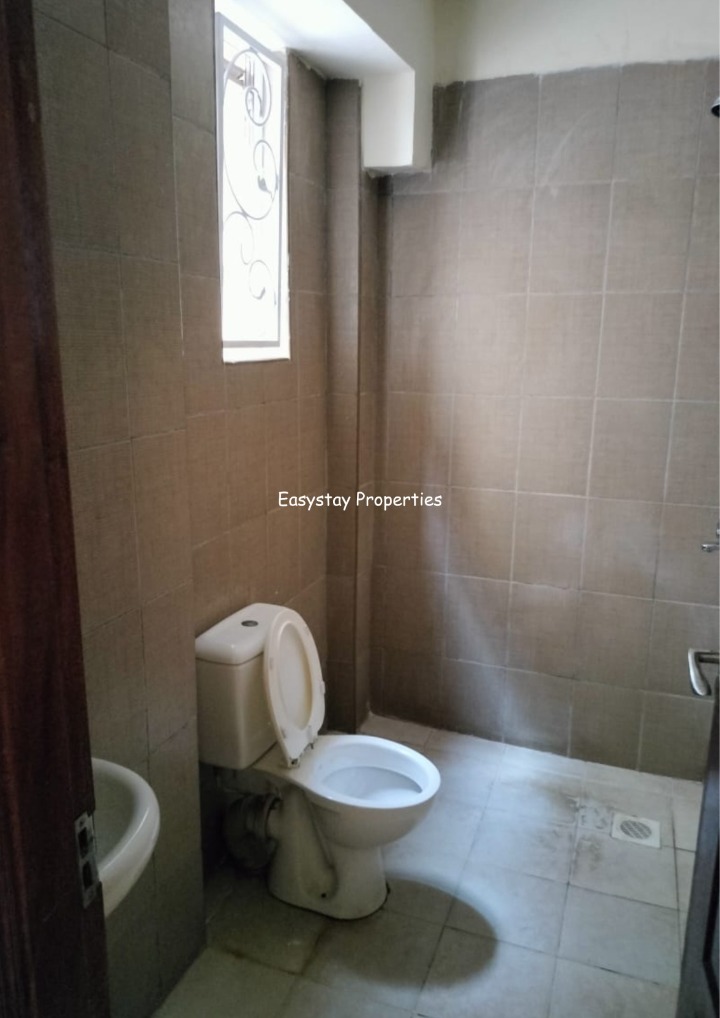 5 Bedroom (Unfurnished) Townhouse for Rent – LAVINGTON