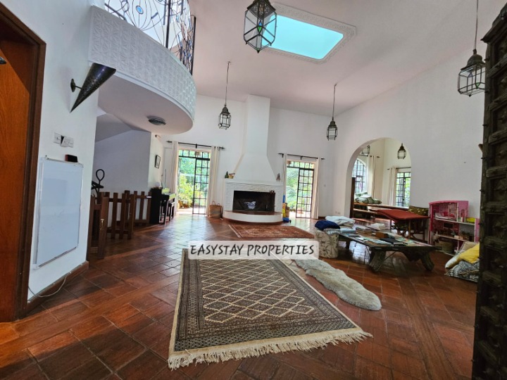 4BEDROOM HOUSE+DSQ TO LET