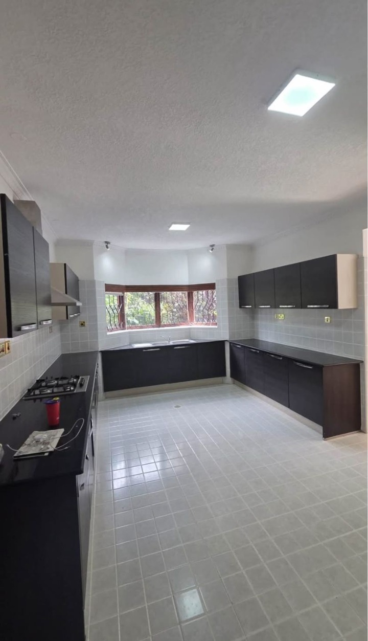 5 Bedroom Residence + SQ To Let in Runda