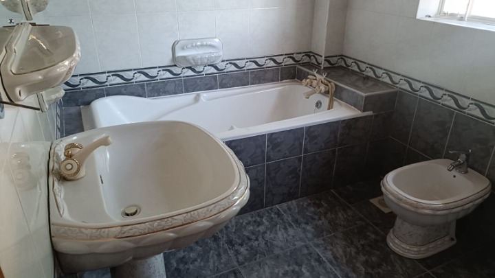 5 Bedroom House with Guest Wing + 2 SQ for Rent – Runda
