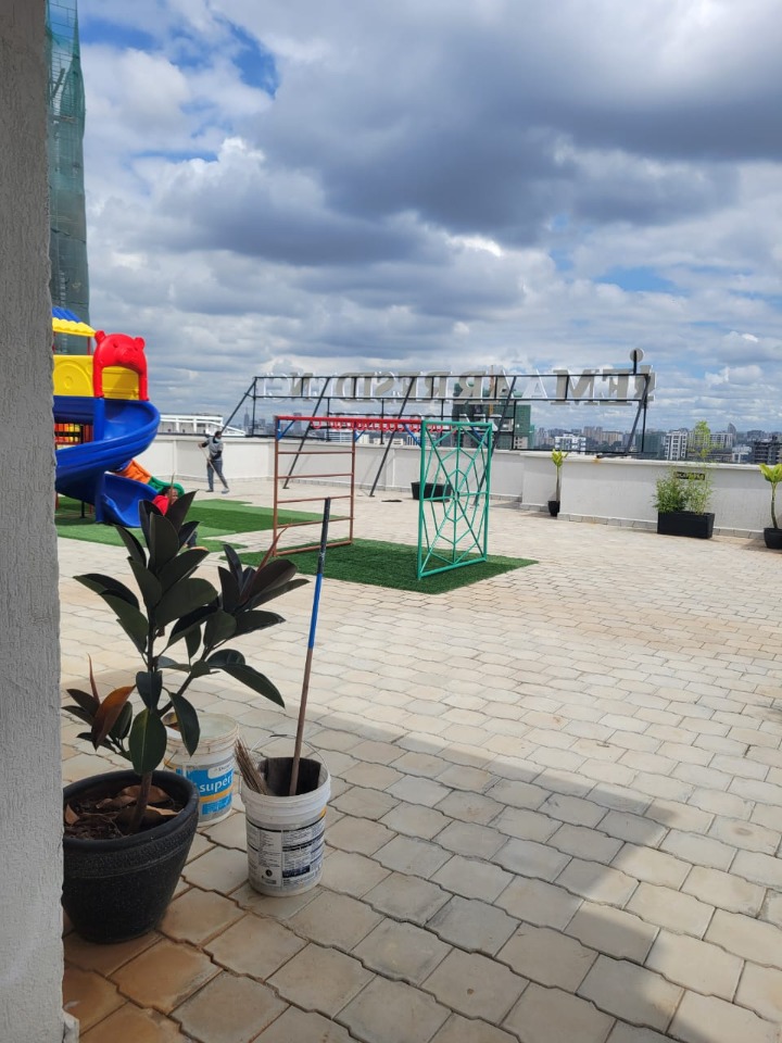 4 Bedroom Apartment + DSQ to Let