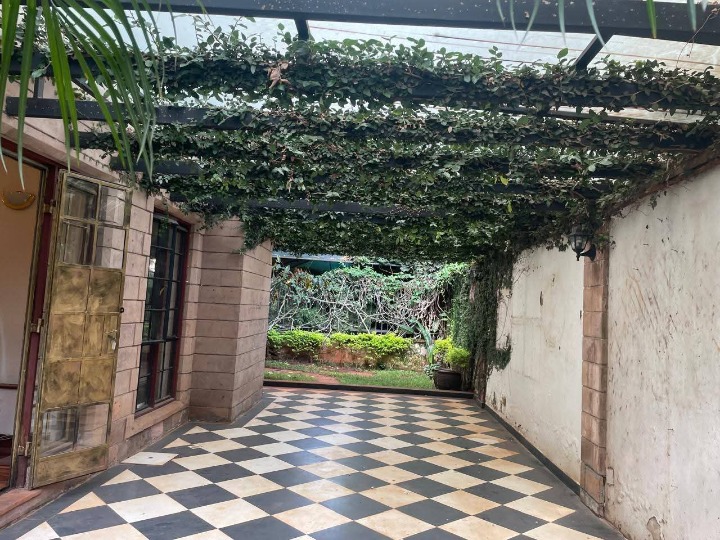 4 Bedroom Townhouse + DSQ To Let – Spring Valley