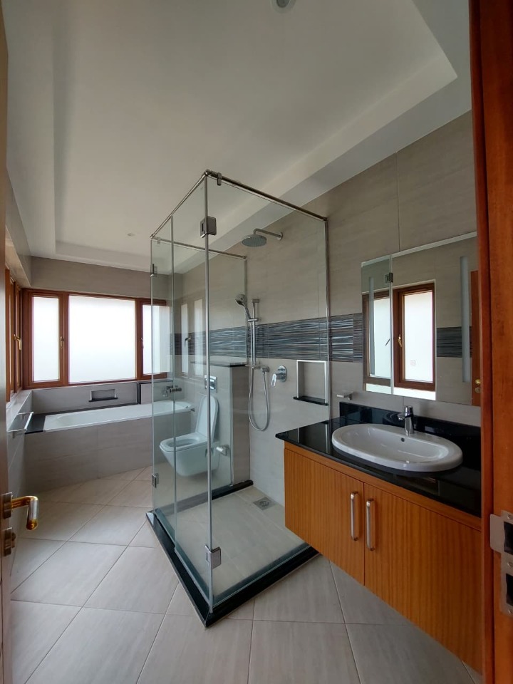 5 Bedroom Townhouse for Rent – Lavington