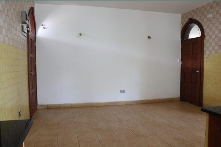 5 Bedroom House for Rent – Rosslyn