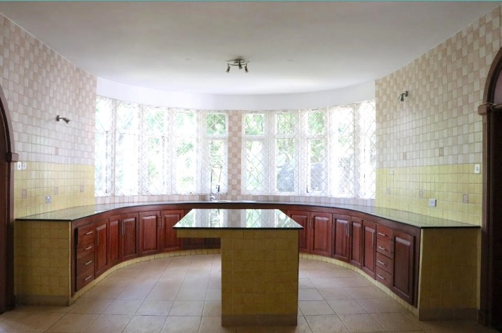 5 Bedroom House for Rent – Rosslyn