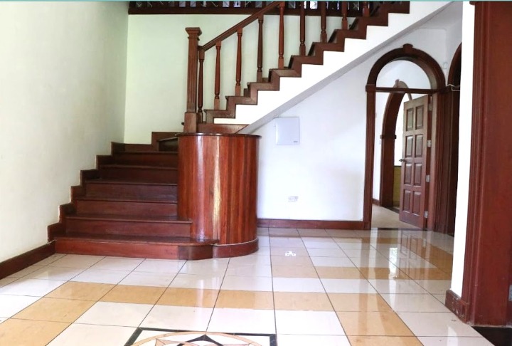5 Bedroom House for Rent – Rosslyn
