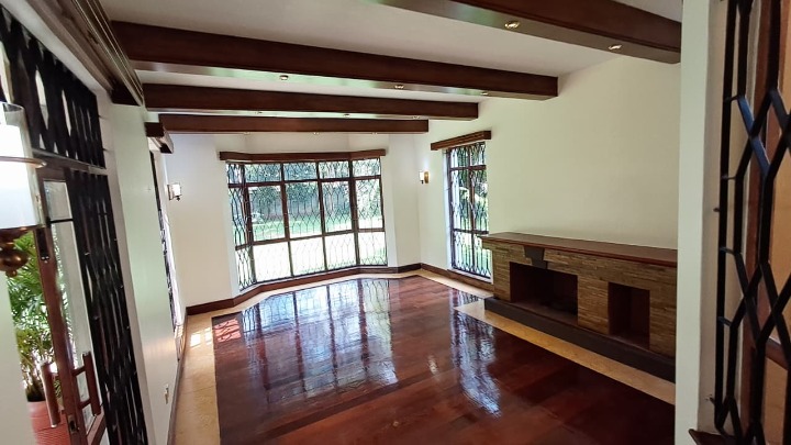 Elegant 5 Bedroom Residence + SQ To Let
