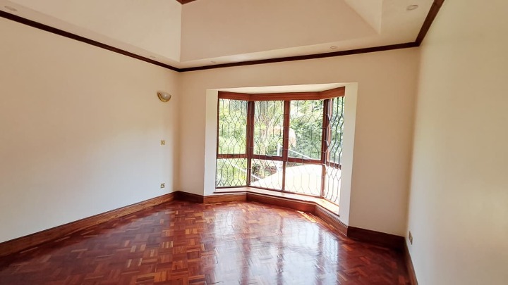 Elegant 5 Bedroom Residence + SQ To Let