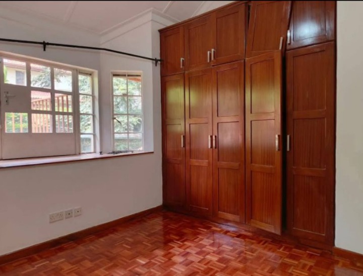 5 Bedroom House to Let - Rosslyn