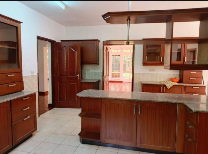 5 Bedroom House to Let - Rosslyn