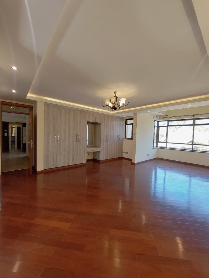 5-Bedroom Townhouse + SQ To Let in Lavington