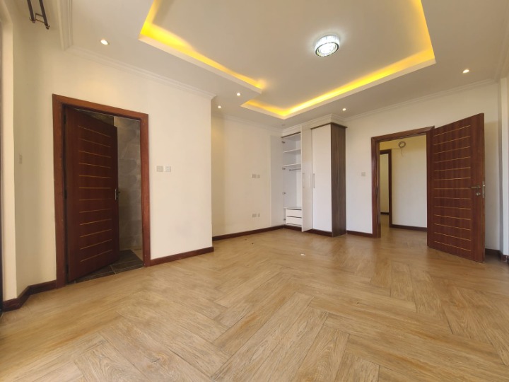 3 BEDROOM APARTMENT WITH DSQ IN KILELESHWA