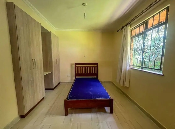 2 Bedroom Furnished Cottage to Let
