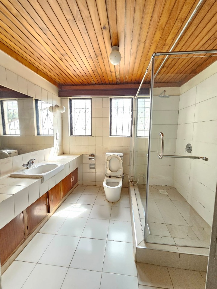 Kilimani – 4-Bedroom Corner Villa with Private Garden To Let
