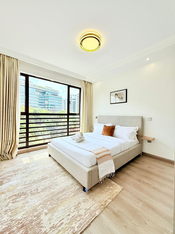 RIVERSIDE – FURNISHED 3-BEDROOM APARTMENT FOR RENT