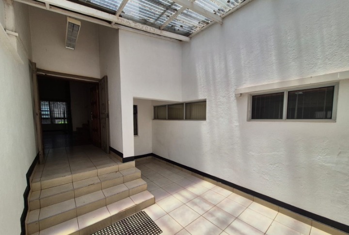 TO LET: COMMERCIAL SPACE – GIGIRI