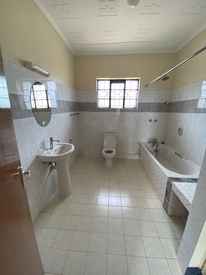 5 BEDROOM HOUSE TO LET -- RUNDA