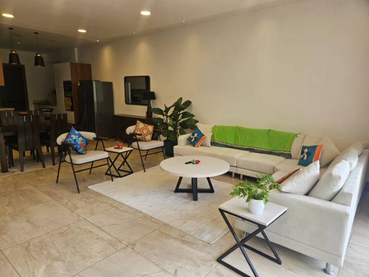 PARKLANDS | FURNISHED 2 BEDROOM APARTMENT TO LET