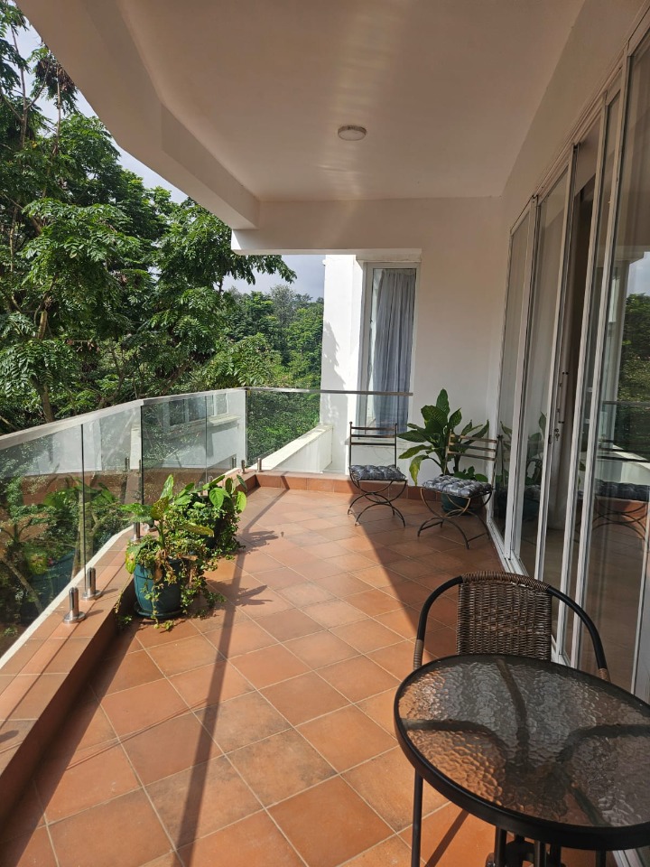 PARKLANDS | FURNISHED 2 BEDROOM APARTMENT TO LET