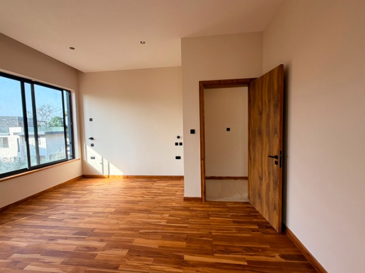 TO LET | LUXURY 4-BEDROOM ALL-ENSUITE VILLA | LORESHO