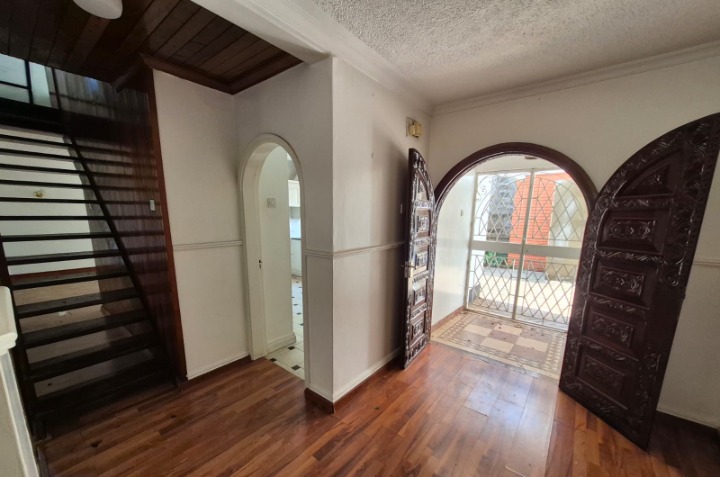 TO LET: 4 BEDROOM MANSION WITH GUEST WING – SPRING VALLEY