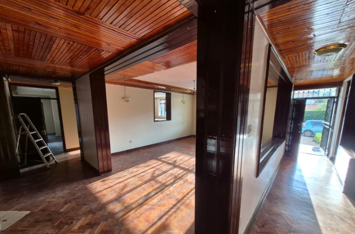 TO LET: 5-BEDROOM MANSION + DSQ – RUNDA