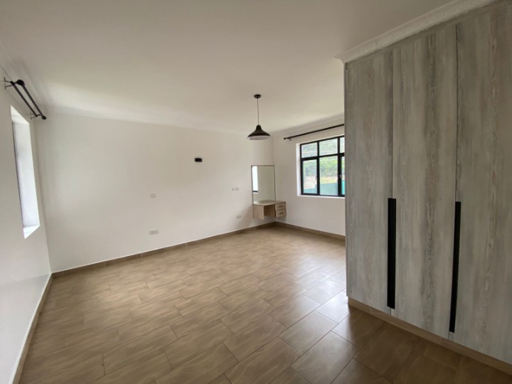 TO LET – 4-Bedroom Townhouse in Ridgeways