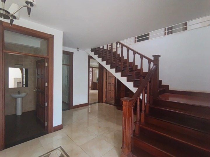 ROSSLYN | 5-BEDROOM HOUSE TO LET