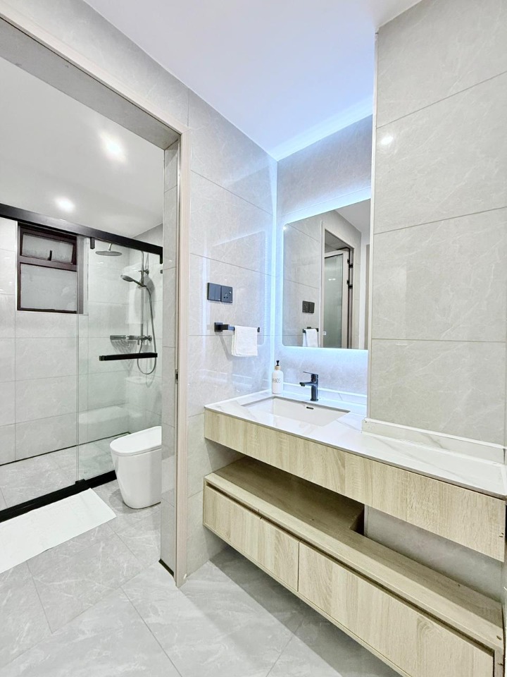 To Let: Furnished 2-Bedroom Apartment in Riverside