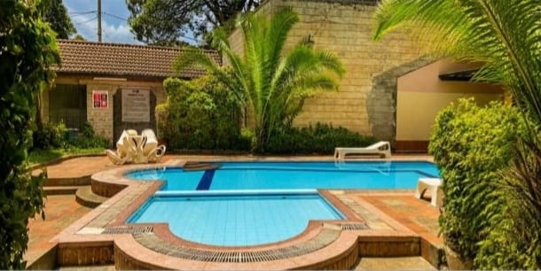 3 BEDROOM FURNISHED & SERVICED HOUSE FOR RENT - OLD MUTHAIGA