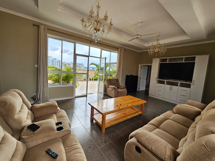 RIVERSIDE – FURNISHED 1 BEDROOM PENTHOUSE TO LET