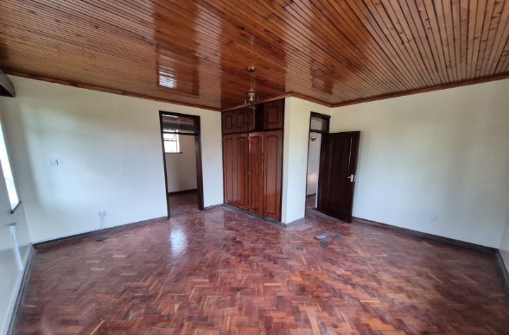 TO LET: 5-BEDROOM MANSION + DSQ – RUNDA