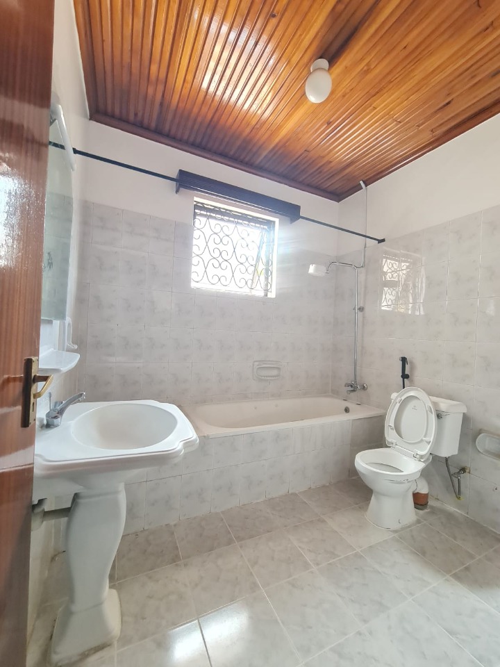 KILIMANI – 5-BEDROOM TOWNHOUSE FOR RENT