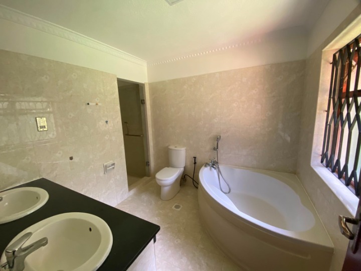 RUNDA – 5-BEDROOM HOUSE FOR RENT