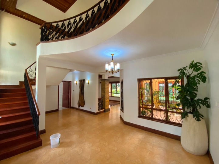 RUNDA – 5-BEDROOM HOUSE FOR RENT