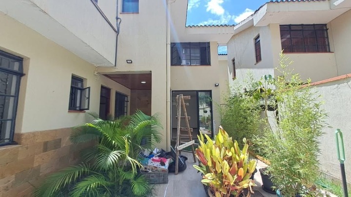 SPRING VALLEY – SPACIOUS 4-BEDROOM ALL ENSUITE TOWNHOUSE + DSQ TO LET