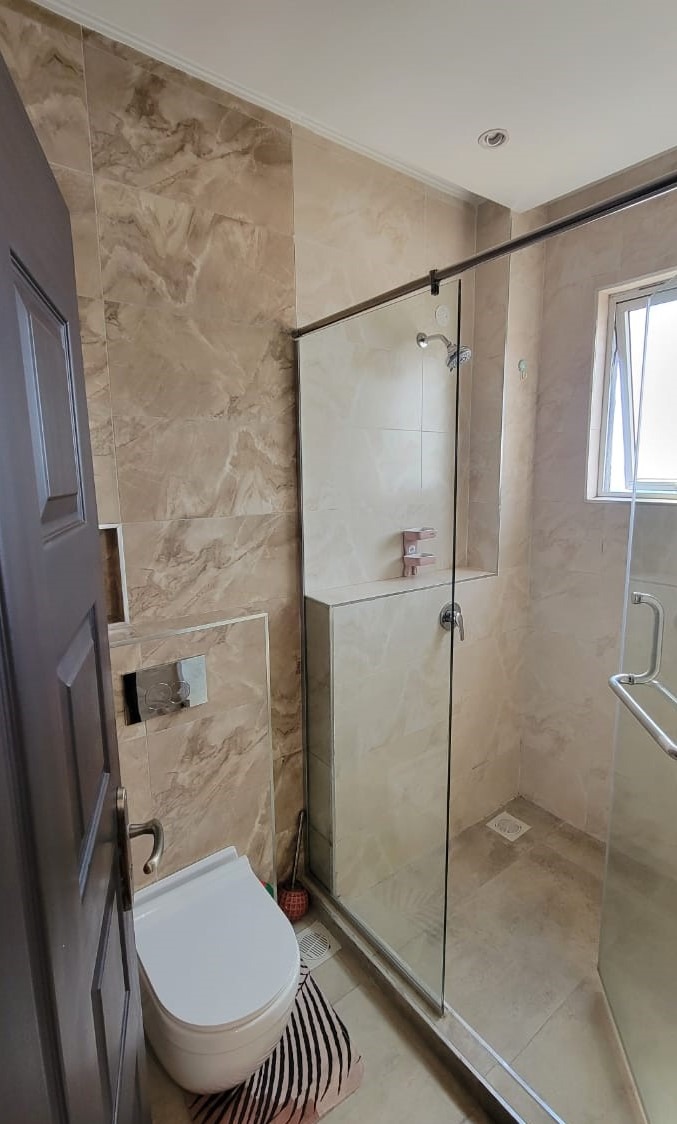 FURNISHED 2-BEDROOM APARTMENT + DSQ TO LET